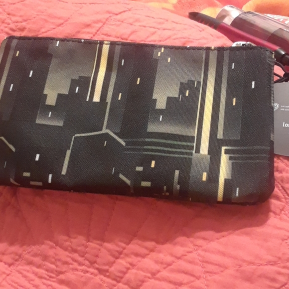 NWT DC Comics Batman Signal Nylon Pouch - Picture 3 of 3